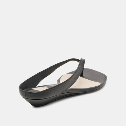 Dolce Vita SHOES GIZEL Black Leather Thong Square-Toe Sandals