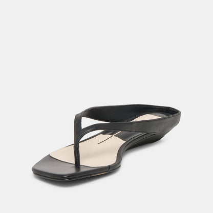 Dolce Vita SHOES GIZEL Black Leather Thong Square-Toe Sandals