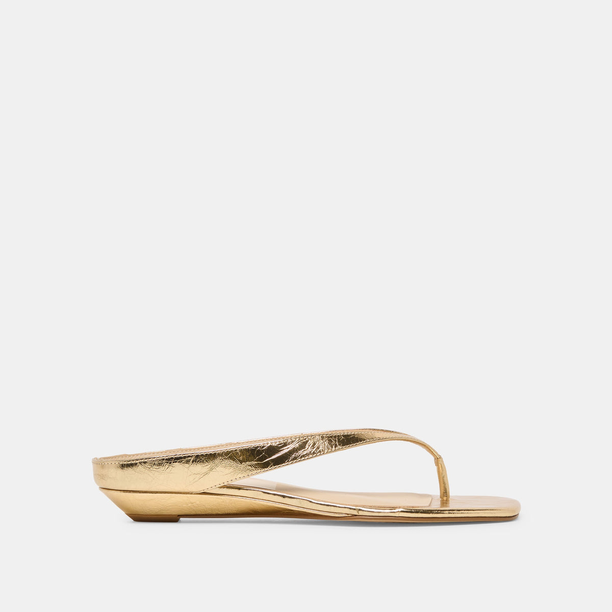 Dolce Vita SHOES GIZEL Gold Crinkle Patent Thong Square-Toe Sandals