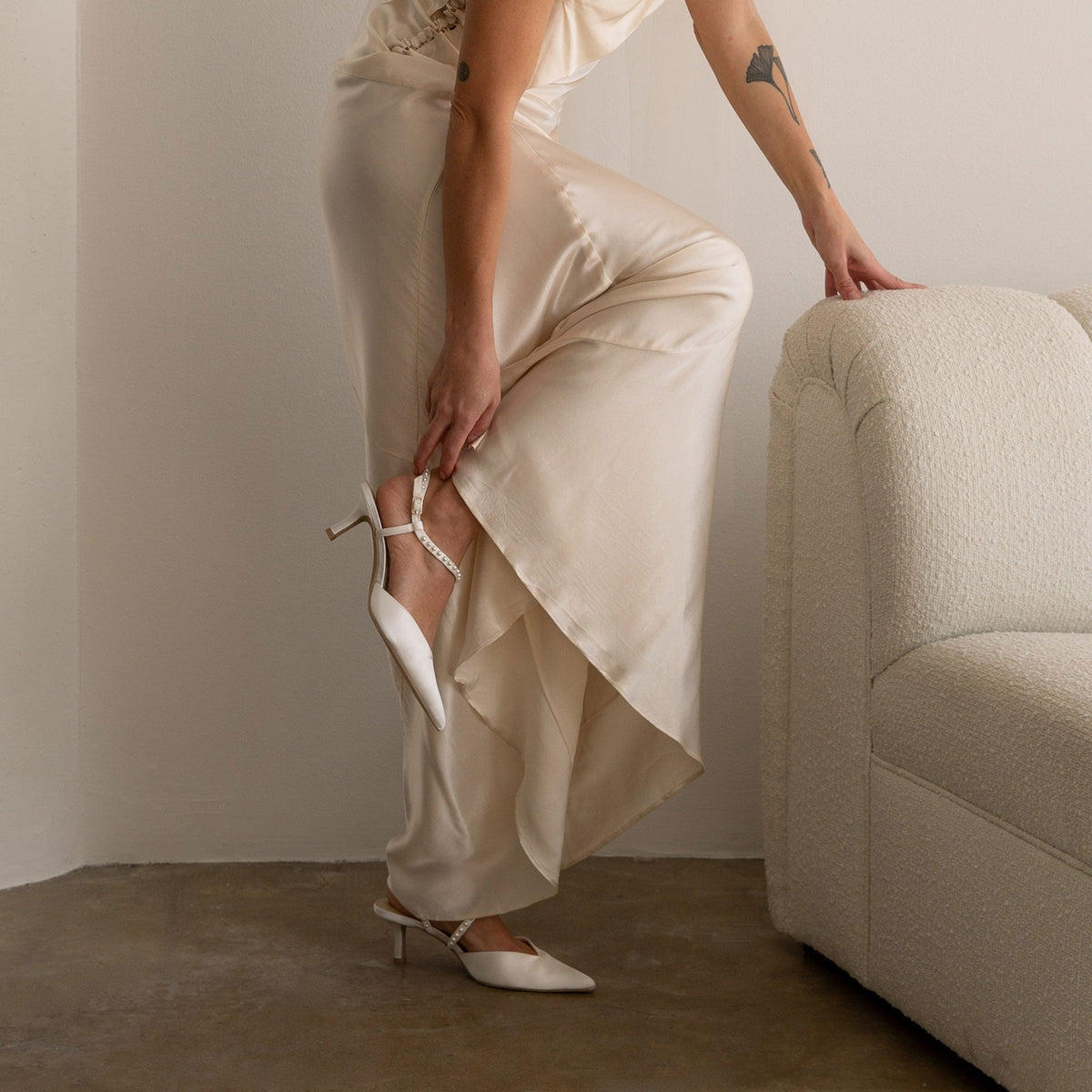 Dolce Vita SHOES Kamra Pearl True White Satin Mid Heels