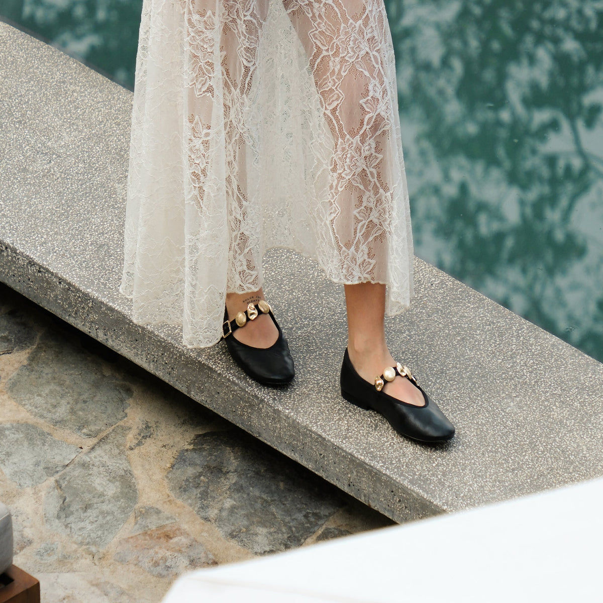 Dolce Vita SHOES Relan Black Leather Ballet Flats