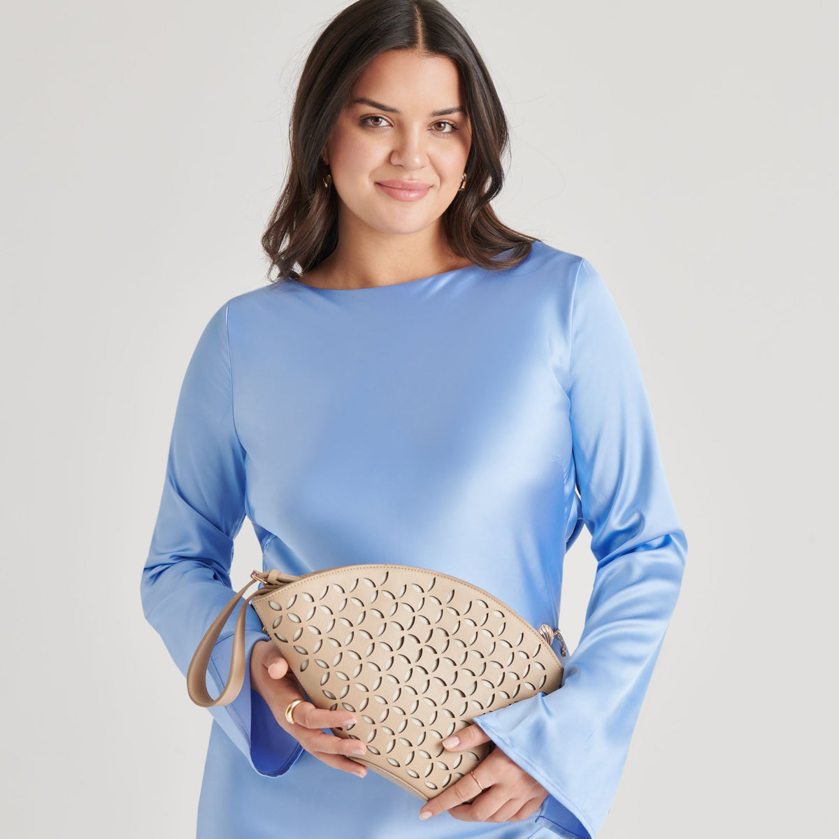 Dolce Vita HANDBAGS ISOLDE CLUTCH BEIGE STELLA
 – Dolce Vita