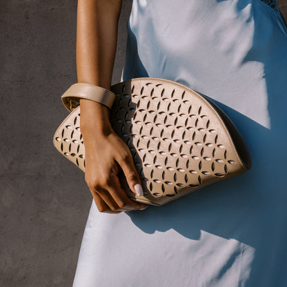 Dolce Vita HANDBAGS ISOLDE CLUTCH BEIGE STELLA
 – Dolce Vita