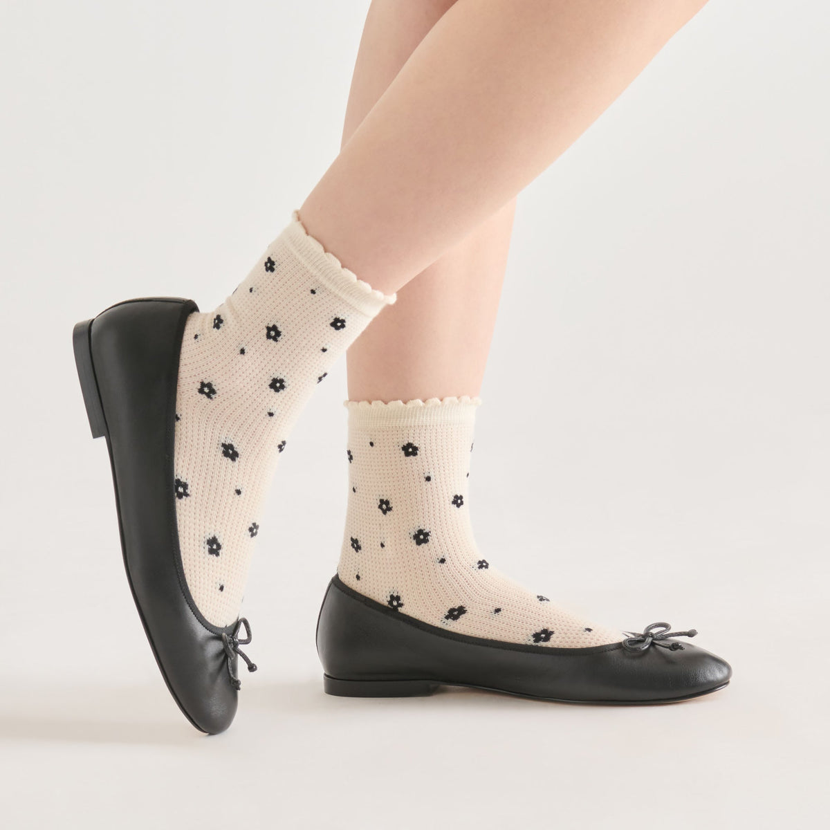 Dolce Vita Sale Flower Mesh White Black Anklet Socks